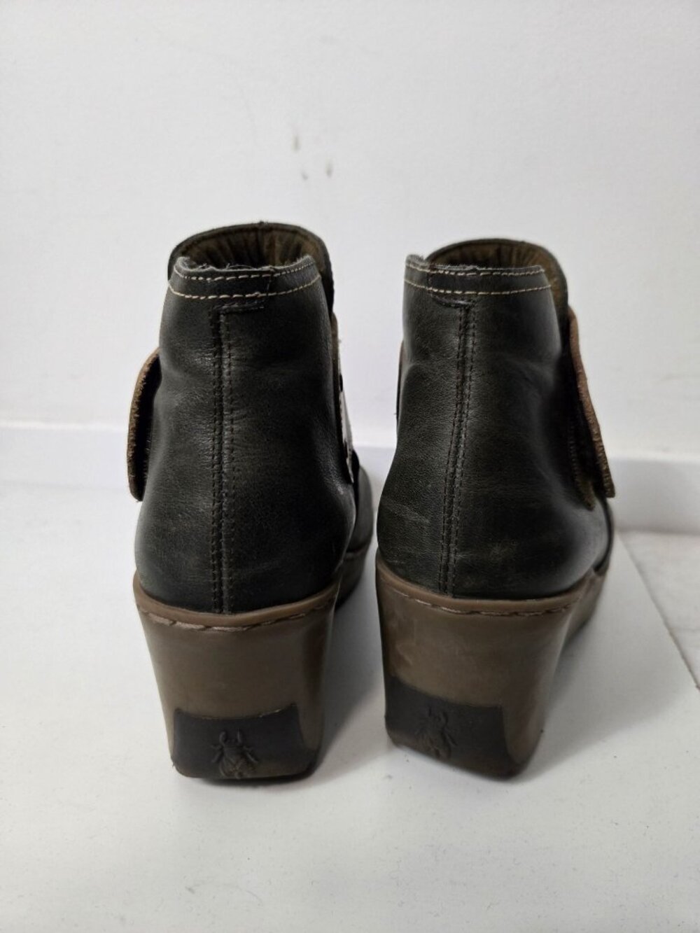 Fly London Mux Wedge Ankle Boot Size 10 Two Tone Leather Adjustable - Picture 3 of 13